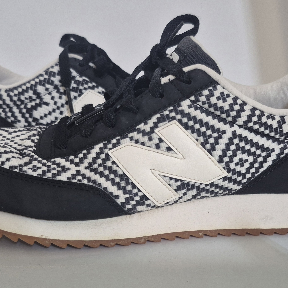 New Balance Black & White Patterned Sneakers Size 9.5